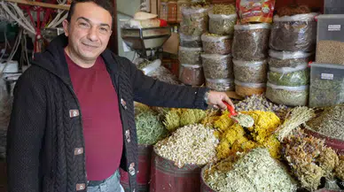 Vatandaşlar Şifayı Aktarda Arıyor