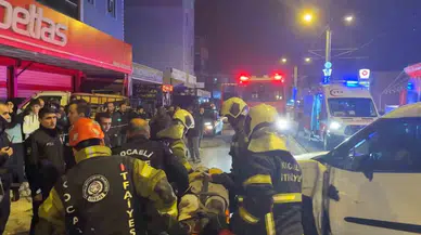 Yeni Yılın Birinci Dakikalarında Feci Kaza: Aracın Altında Kalan Motosikletliyi Vatandaşlar Kurtardı