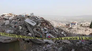 Zelzele Soruşturmasında Tutuklanan Eski Belediye Lideri Tahliye Edildi