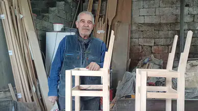 Zelzelede İş Yeri Yıkıldı, Kendi İmkanlarıyla Yaptığı Ekmek Teknesiyle Ayakta Kaldı