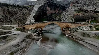 Adıyaman’daki Tarihi Köprü Sarsıntılara Meydan Okuyor