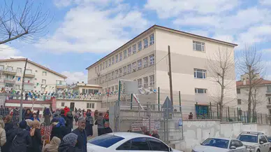 Ağır Bakımda Ömür Savaşı Veren Çocuğun Babasından İhmal ve Öğretmen Darbı Tezi