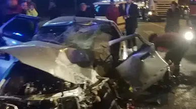 Araba ile Otobüs Çarpıştı: 5 Yaralı