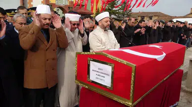 Araç Kazasında Şehit Olan Asker Kütahya’da Toprağa Verildi