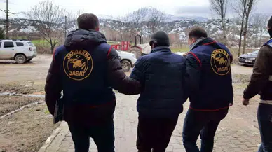 Av Tüfeğiyle Kızını Öldürmek Cürmünden 9 Yıldır Aranan Zanlı Tutuklandı