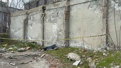 Bahçelievler’de Meyyit Bulunan Gencin Annesine İntihar Bildirisi Attığı Ortaya Çıktı