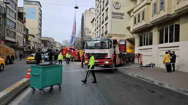 Beyoğlu’nda Facianın Eşiğinden Dönüldü: Freni Boşalan Vinç, Diğer Bir Vince Çarparak Savurdu, 1 Yaralı