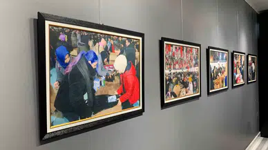Beyoğlu’nda Sarsıntının 1. Yıl Dönümünde “Yalnız Değilsin” Fotoğraf Standı Açıldı
