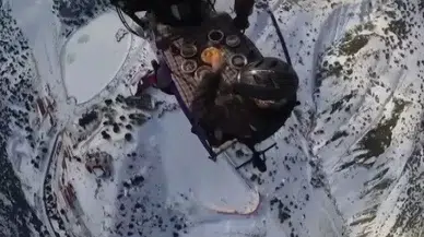 Çılgın Paraşütçünün Gökyüzünde Kahvaltı Keyfi Viral Oldu