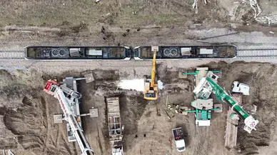 Devrilen Tren Kaza Alanından Kaldırıldı, Demir Yolu Sınırı 35 Saat Sonra Ulaşıma Açıldı