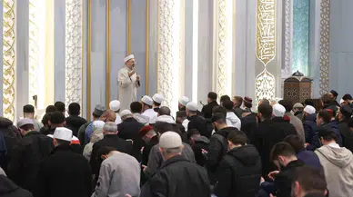 Diyanet İşleri Lideri Erbaş Sabah Namazında Öğrencilerle Buluştu