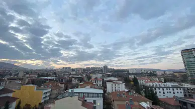 Elazığ’da Farklı Bulut İmgesi: ’Sirrokümülüs’leri Görenler Bir Kere Daha Baktı