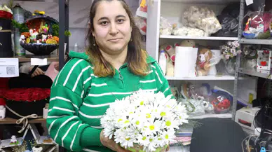 Enkaz Kentte Son 1 Yılda En Çok Tercih Edilen Mezarlık Çiçeklerine 14 Şubat’ta da Ağır İlgi