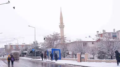 Erzurum Güne Karla Uyandı