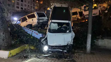 Eyüpsultan’da Virajı Alamayan Araç Çay Bahçesine Uçtu