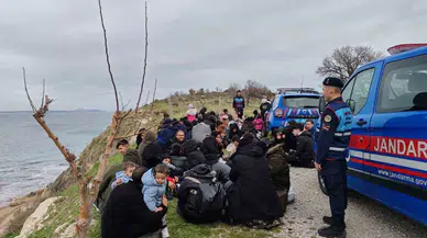 Ezine’de 68 Kaçak Göçmen ile 1 Organizatör Yakalandı