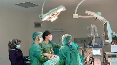 Göğüs Duvarında 20 Santimlik Kitle Olan Hasta Sıhhatine Kavuştu