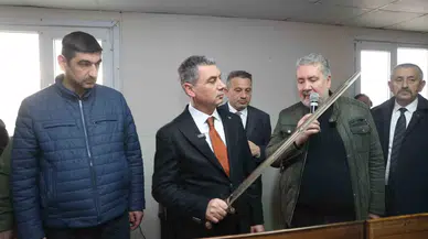 Gölbaşı Belediye Lideri Şimşek’ten "Kabe Örtüleri ve Kabe Yolunda Kutsal Emanetler" Standına Ziyaret
