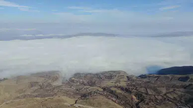 Hazar Gölü Sis Denizinde Kayboldu, Ortaya Eşsiz Manzaralar Çıktı