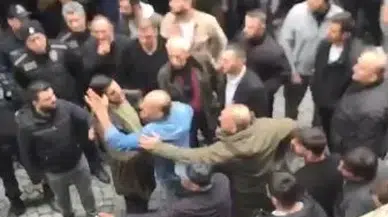 Hopa’da CHP’nin Liste Tartışması Yumruklu Hengameye Dönüştü