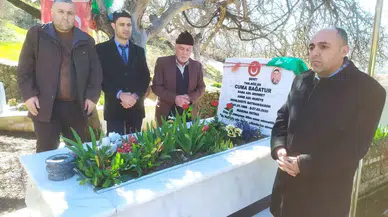 İdlib Şehidi Kontratlı Er Cuma Bağatur Mezarı Başında Anıldı