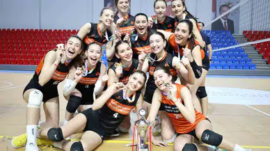 İzmir Ekonomi’de ’Çifte Kupa’ Coşkusu