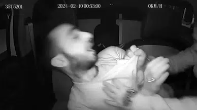 İzmir’de Yeniden Taksiciye Hücum: Aracına Aldığı Bayan Yüzünden Darbedildi