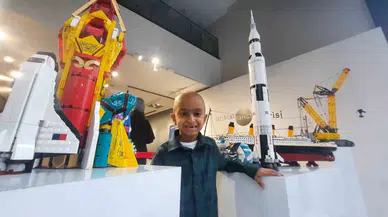 Kanser Hastası Minik Kuzey, Alper Gezeravcı’dan İlham Alarak Uzay Mekiği Legosu Yaptı