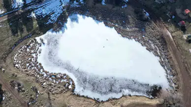 Kar Yağmayan Sivas’ta Göl Buz Tuttu