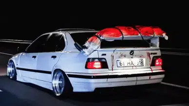 Kayıp Plaka İhbarına Gelen Polis Bagaj Üzerinde Ceset Süsü Verilmiş Cisimle Karşılaştı