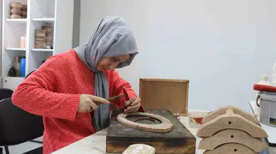 Mardin’de Bayanlar Adem’lerde Kurslara Katılarak Vakitlerini Kıymetlendiriyor