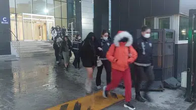 Masaj Salonlarına Fuhuş Operasyonunda 25’i Bayan 37 Kişi Yakalandı