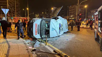 Mersin’de Ambulans ile Araba Çarpıştı: 1’i Ağır 7 Yaralı