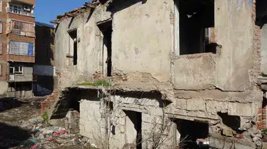 Metruk Konuta Kanlı Beze Sarılı Halde Terk Edilen Bebeği Bulan Şahıs Konuştu