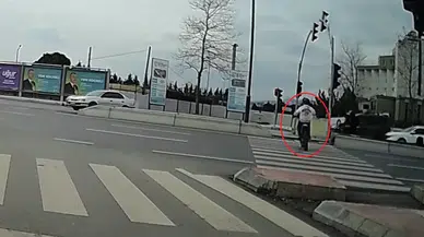 Minibüsün Çarptığı Motosikletli Metrelerce Savruldu