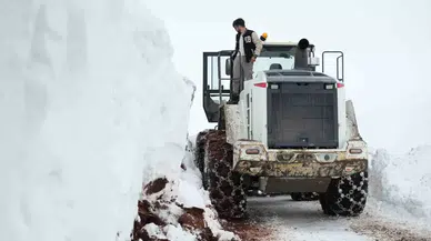 Muş’ta Karla Uğraşta Büyük Muvaffakiyet: Tüm Köy ve Mezra Yolları Açıldı