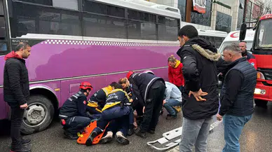 Otobüs Durağında Feci Kaza: Bayan, Geri Hareket Yapan Otobüsün Altında Kaldı