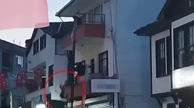 Özel İhtiyaçlı Bayan Balkondan Düştü: Endişe Dolu Anlar Kamerada