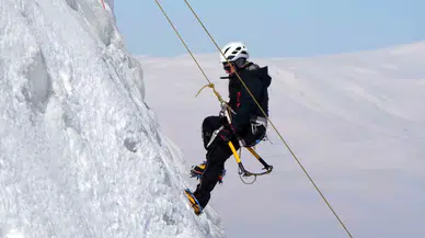 Palandöken’de Buz Tırmanışı Nefesleri Kesiyor
