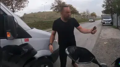 Pendik’te Kendisine Baktı Diye Motosikletliyi Yolda Sıkıştırdı