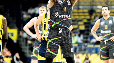 Petkimsporlu Efianayi, Attığı Sayılarla Doruğa Oynuyor