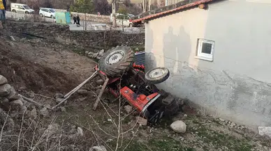 Şarampole Devrilen Traktörün Şoförü Hayatını Kaybetti