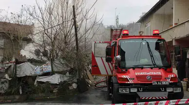 Sarıyer’de Kömür Sobasından Yangın Çıktı, Meskeni Kül Olan Yaşlı Bayan Gözyaşlarını Tutamadı