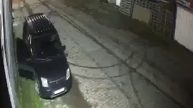 Sarıyer’de Soyguncuların Baltaya Taşa Vurduğu An Kamerada: Gece Bekçisi Ateş Açtı