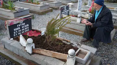 Sarsıntıda Eşi ve Kızını, 10 Ay Sonra da Engelli Oğlunu Kaybetti, 6 Şubat Sabahına Mezarlıkta Girdi