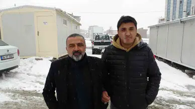 Sarsıntıda Yıkılan Apartmanın Enkazından, Toplumsal Medyadan Gönderdiği İletiyle Kurtuldu