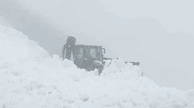 Şırnak’ta Çığ Nedeniyle Kapanan Yol Ulaşıma Açıldı