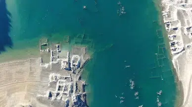 Sivas’ta Barajdaki Suların Çekilmesi ile Eski Yerleşim Yeri Gün Yüzüne Çıktı