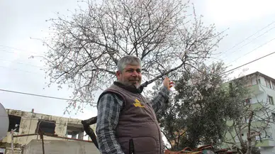 Şubat Ayında Çiçek Açan Badem Ağacı Vatandaşları Şaşırttı
