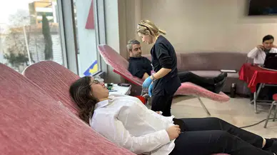 Sultanbeyli’de Hastane Çalışanları Kan Bağışında Bulundu
